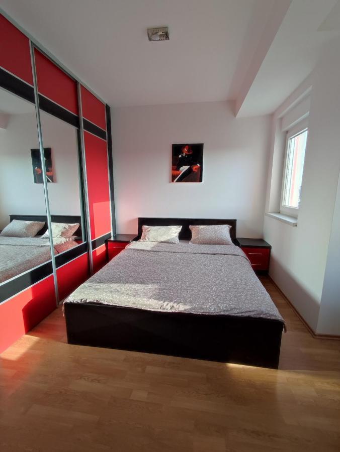 Апартаменты Apartman Ana Градишка Экстерьер фото